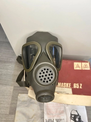 Gasmaske 65 Z mit Originalverpackung und Anleitung ungetragen Öl