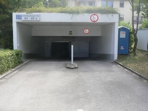 Ebener Tiefgaragenstellplatz in der Unterhachinger Straße 85-89 in München zum Mieten