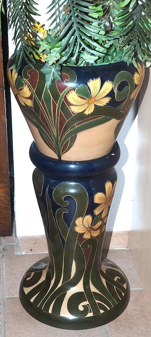 wunderschöne und sehr seltene Blumensäule von Carl Sigmund Luber Nürnberg; Höhe ca. 90 cm;Jugendstil