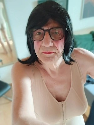 Reife Zofe sucht dominanten Herrn