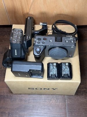 Sony FX3 Vollformat-Kinokamera mit Zubehör