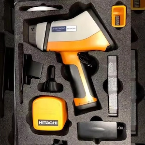 Hitachi X-MET8000 Expert handheld XRF analyzer 