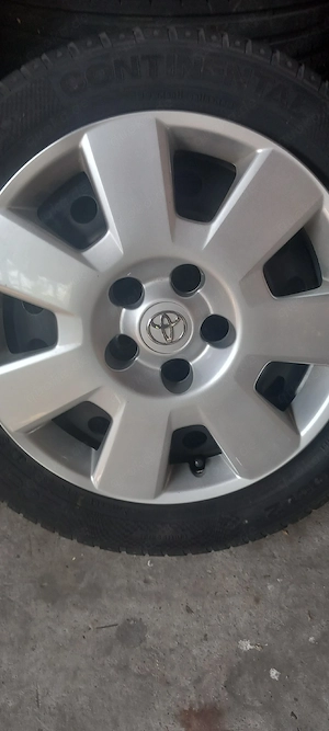4 Toyota Felgen 6,5 x 16 ET45 + 4 x original Radkappen im guten Zustand ,, 4  205.55.16 Continental 