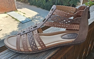 Schöne Hohe Riemchen Sandalen Gr. 44 brauntöne EASY STREET Bild 6