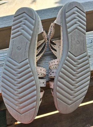 Schöne Hohe Riemchen Sandalen Gr. 44 brauntöne EASY STREET Bild 8