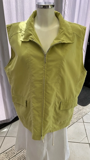 " encad'ee" Ärmellose Jacke Gr. 48 apfelgrün