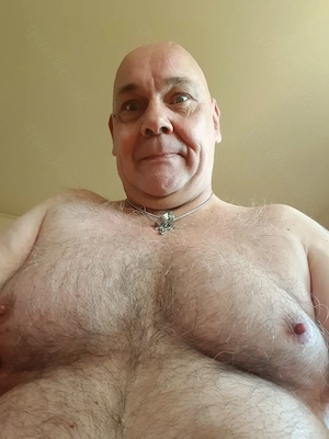 Suche reife sie mit dicker hornhaut an den Füßen 