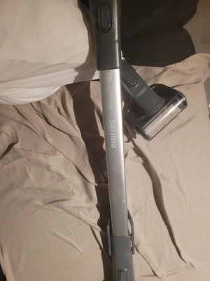Verkaufe Orginal Philips Staubsauger orginal bürste voll fugzuniert aku Betrieb Bild 10