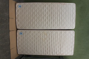 2x Matratzen an Selbstabholer zu verschenken !