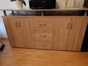 Sideboard zu verkaufen, leicht beschädigt siehe Bild 