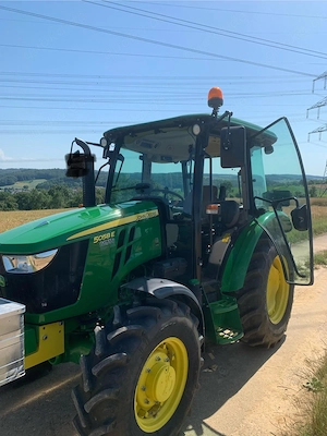 Verkaufe einen John Deere 5058E