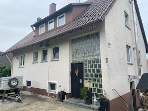 Modernisiertes Zweifamilienhaus mit Einliegerwohnung & großem Grundstück in Bad Liebenzell-Möttlinge