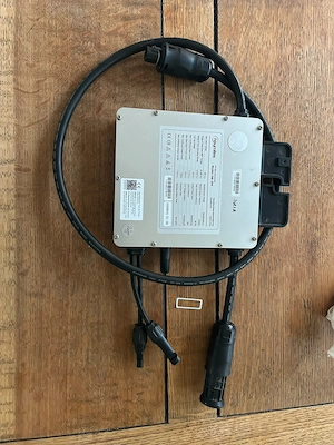  2 Stück Neuwertige hoymiles PV Mikroverter HM-350