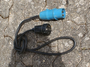 CEE-Schuko-Adapter