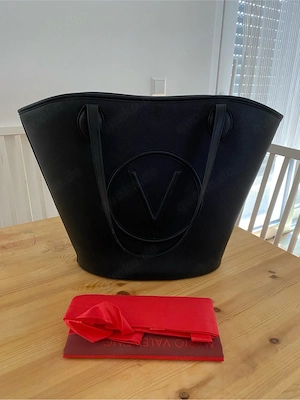 neuwertige Valentino Tasche