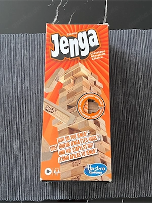 Hasbro Jenga Brettspiel Bild 2