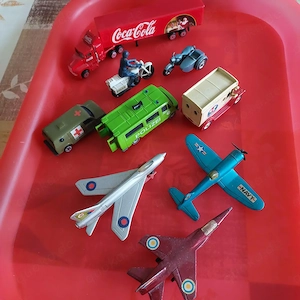 Matchboxflieger und autos 