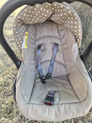 Babyschale Auto 