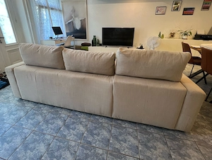 Großes 3-Sitzer-Sofa mit einigen Flecken, aber in gutem Zustand.
