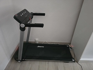 Laufband mit verstellbaren Handläufen