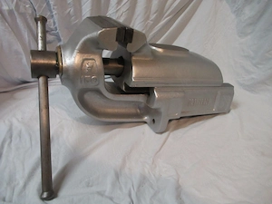 Schraubstock Leinen  F150