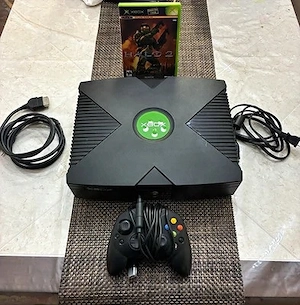 Microsoft Xbox Original Black Console Bundle w  Controller Cables Halo 2