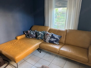 Hochwertiges Echtleder-Sofa von Valnatura in Safran   3,01 m breit