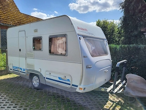 Wohnwagen für 4 Pers. mieten leihen   Dethleffs Camper 420T - 100 Km h - Fahrradträger