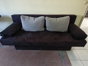 Sofa mit Schlaffunktion und Bettkasten