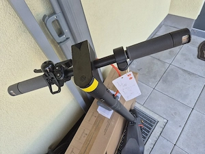 Verkaufe einen Xiaomi Electric Scooter 4 Lite (2. Gen). 
