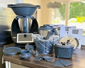 Neuw. Thermomix TM6 Garantie 3J Diamant schwarz 2x Mixtopf Gemüse Styler Zubehör