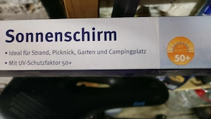 Ungebraucht: 2 Sonnenschirme mit Erdspieß für Strand, Durchmesser 1,60 m, mit Lichschutzfaktor 