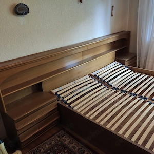 Komplettes Holzschlafzimmer Eiche      Zu verschenken