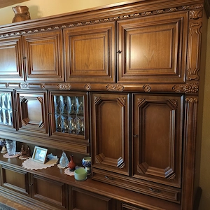 Wohnzimmerschrank Massivholz Nussbaum