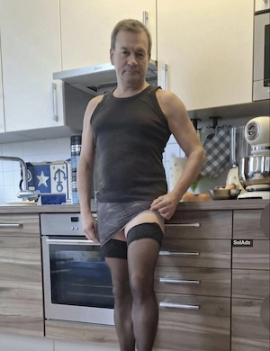 wer geht mit mir spazieren, ich als Frau in Halterlosen