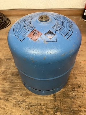 Verschenke Campinggaz Gasflasche 2,75 kg - fast voll