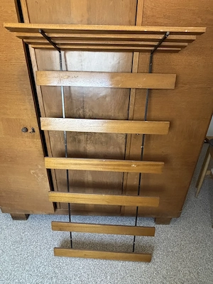 Vintage Mid-Century-Wandgarderobe mit integrierter Hutablage aus den 1950er 1960er Jahren