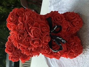 Bär aus roten Rosen 23 cm groß 