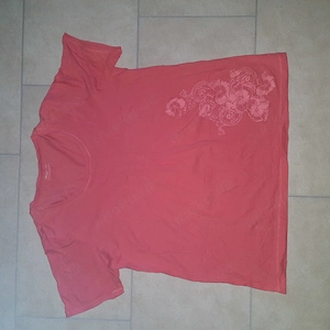Damen T Shirt   Größe 40 (fällt etwas größer aus)  