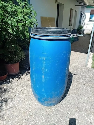 Blaues Fass 