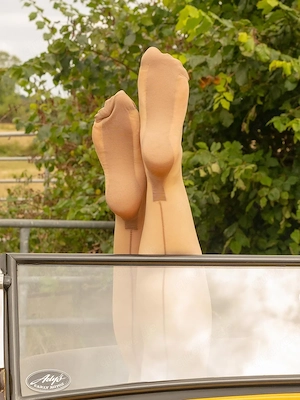 Ich Suche echte Cuban Heels Nylonstrümpfe so wie Auf den Foto