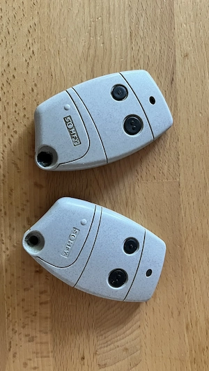 2 x Handsender von SOMFY- Garagenthorantrieb