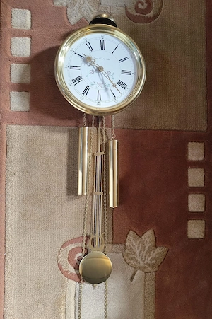 Freischwingende Wanduhr ( Franz Hermle&Sohn)