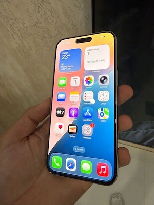 iPhone 15 Pro Max 256 GB Akku bei 100 %