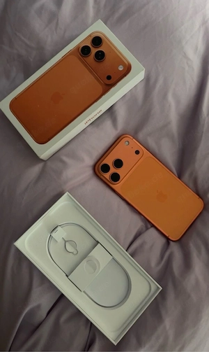 Apple iPhone 17 Pro Max 256 GB Cosmic Orange.