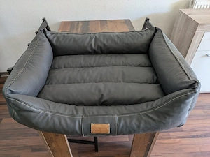 Hundebett aus Kunstleder von Tierlando.de