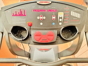 Life Fitness T5 Laufband   Premium Studioqualität