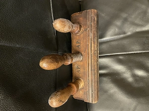 Nuthobel ( antiker hölzerner ) oft auch als verstellbarer 