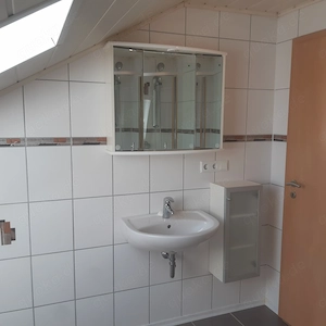 Möblierte 2-Zimmer-Wohnung mit Einbauküche, Garage, Garten zu vermieten Bild 4