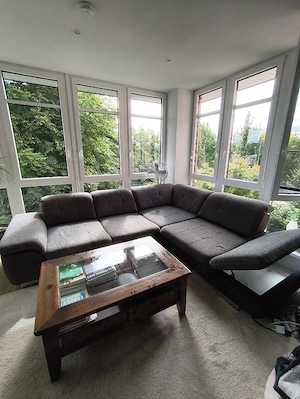 Ecksofa mit verstellbaren Rückenlehnen 